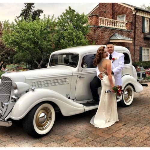 Vintage Car Wedding Rentals: How Much Does It Cost?